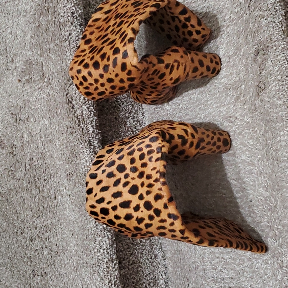 Boots - Picture 3 of 6